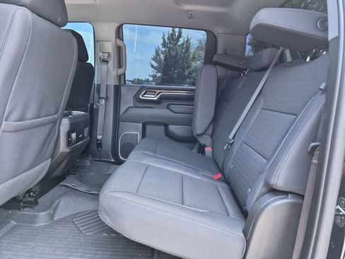 Used 2024 Chevrolet Silverado 2500 LT AWD/4WD image 33