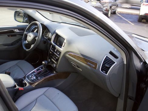 Used 2017 Audi Q5 2.0T Premium Plus w/ Technology Package image 37