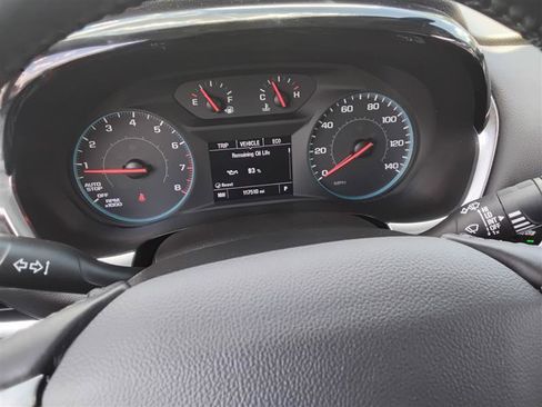 Used 2020 Chevrolet Traverse LT image 18