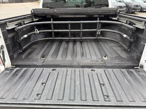 Used 2011 Nissan Frontier SL image 13