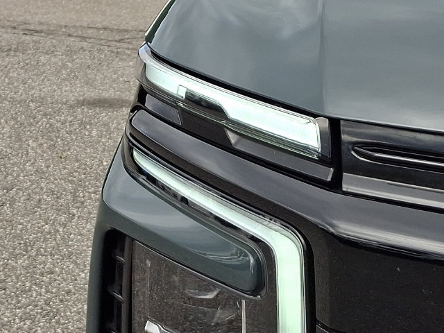 Used 2026 Chevrolet Suburban RST AWD/4WD image 28