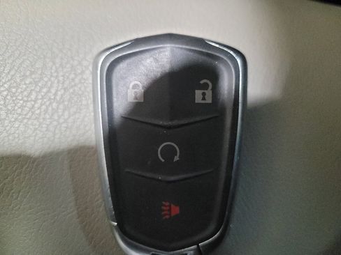 Used 2019 Cadillac XT4 Luxury w/ Cold Weather Package image 32