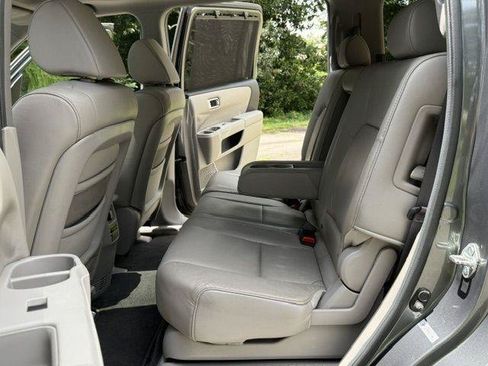 Used 2010 Honda Pilot Touring image 38