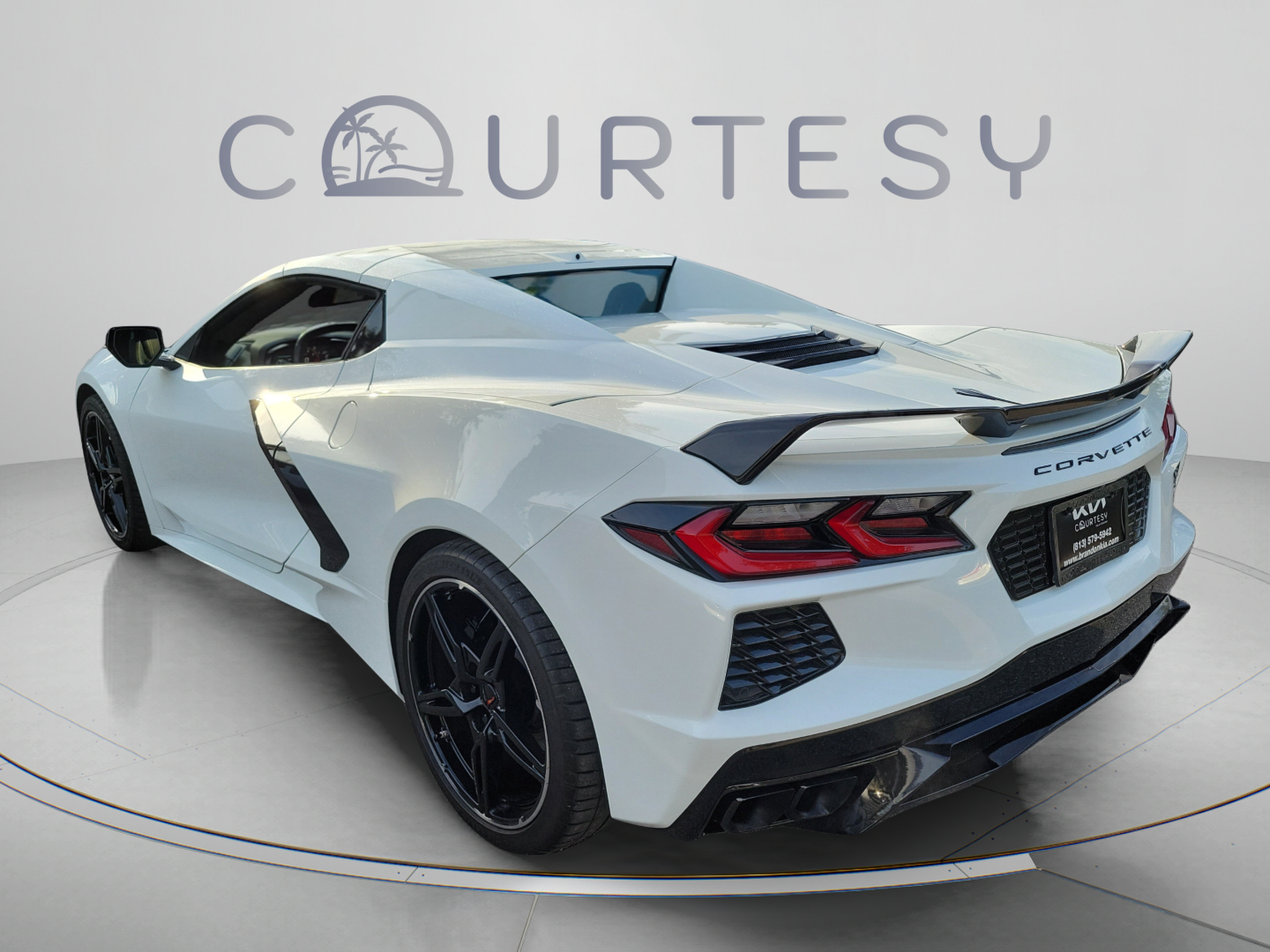 Used 2023 Chevrolet Corvette Stingray Premium Conv w/ Z51 Performance Package RWD image 2