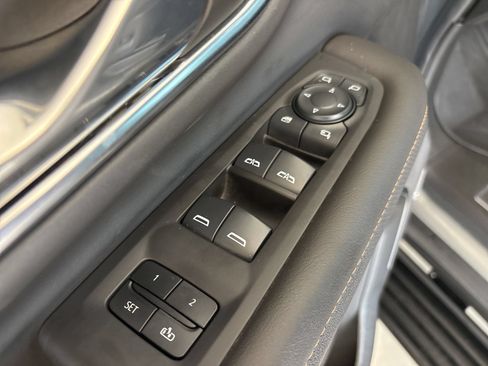 Used 2024 GMC Yukon AT4 w/ AT4 Premium Package AWD/4WD image 12