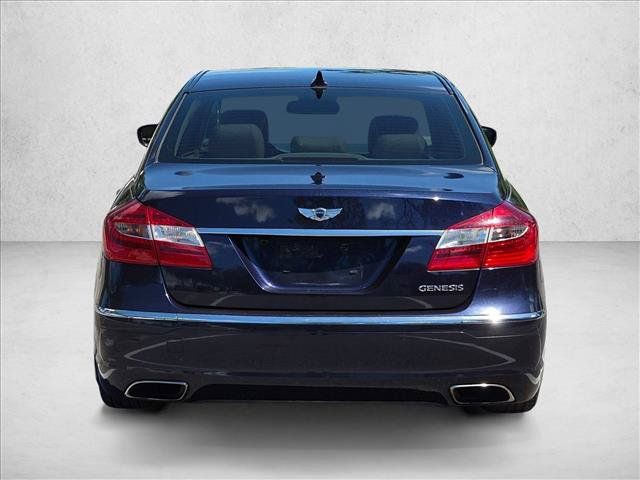Used 2012 Hyundai Genesis 3.8 RWD image 6