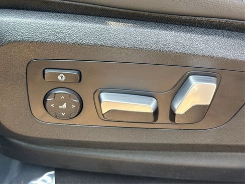 Used 2022 BMW X6 xDrive40i AWD/4WD image 41