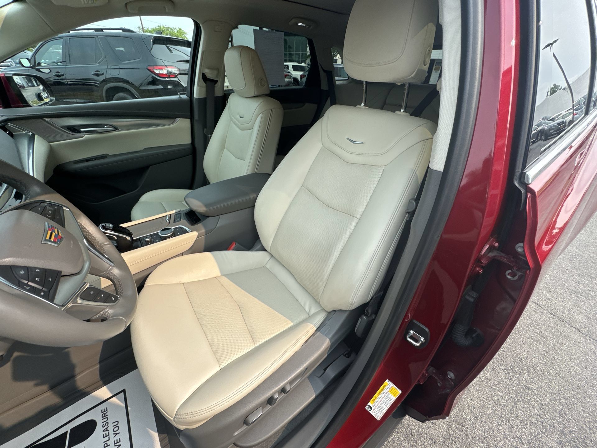 Used 2022 Cadillac XT5 Premium Luxury AWD/4WD image 19