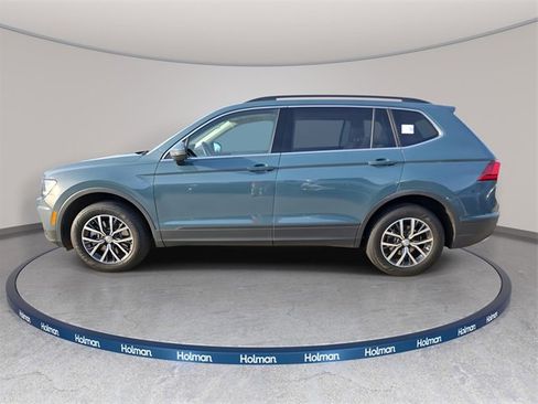 Used 2019 Volkswagen Tiguan SE w/ Panoramic Sunroof Package image 9