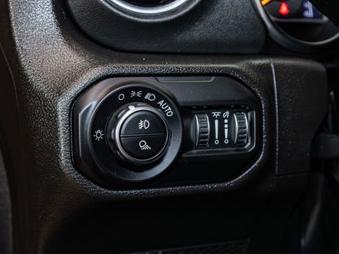 Used 2022 Jeep Gladiator Overland w/ Popular Equipment Package image 17