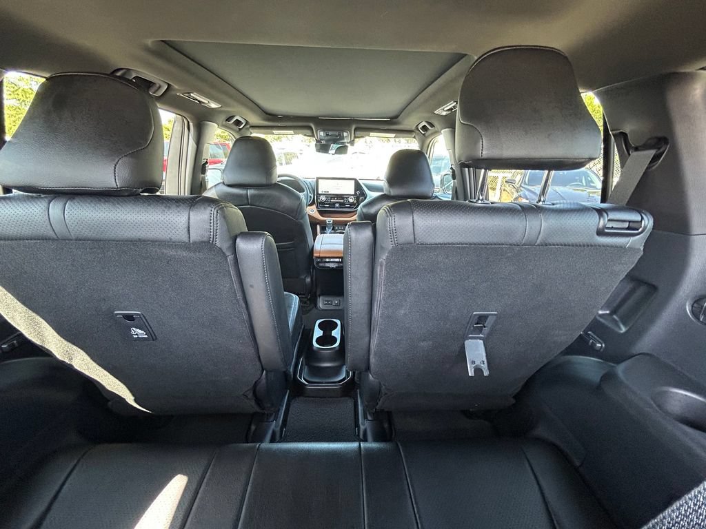Certified 2026 Toyota Highlander Platinum AWD/4WD image 16