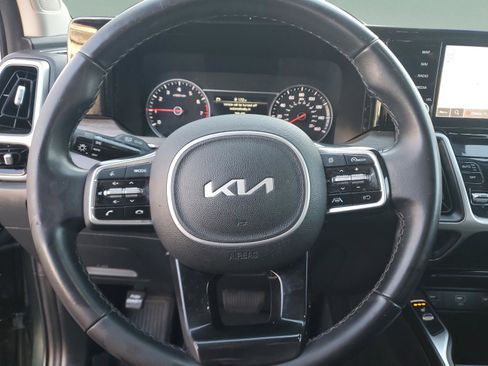 Certified 2022 Kia Sorento S w/ Panoramic Sunroof Package image 22