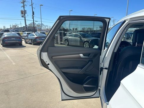Certified 2025 Audi Q5 2.0T Premium Plus w/ Premium Plus Package AWD/4WD image 23
