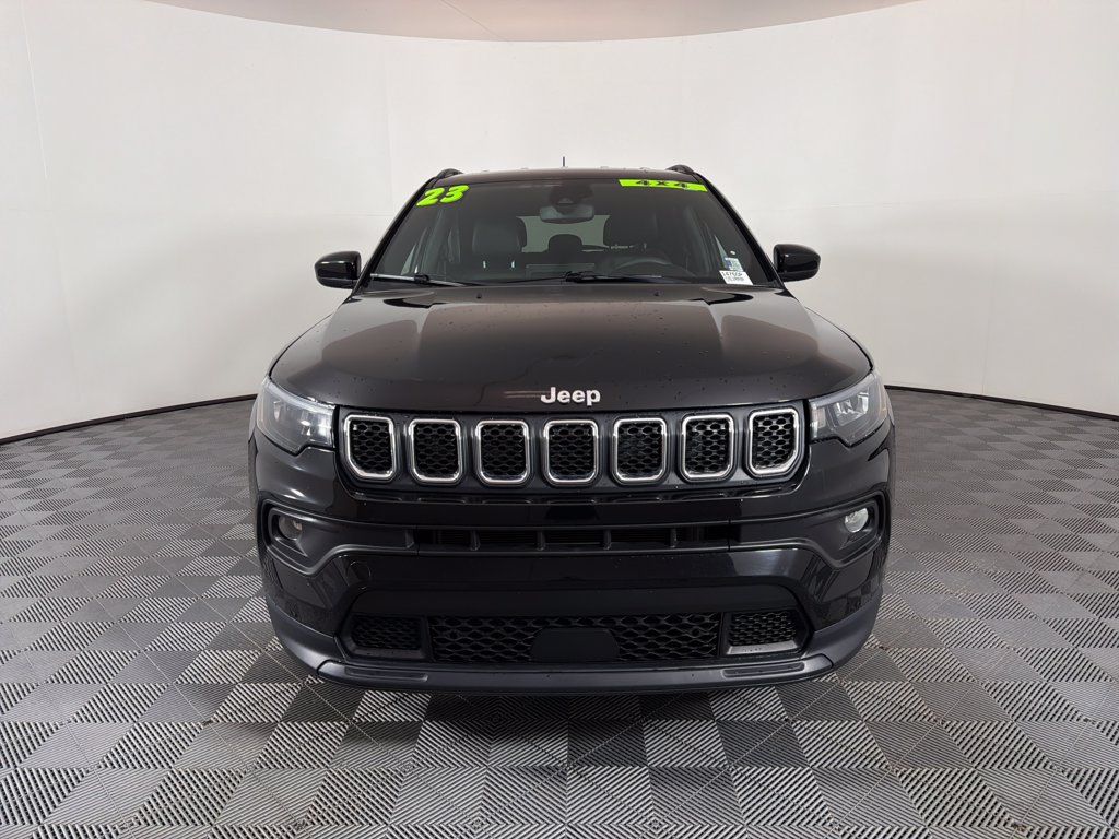 Used 2023 Jeep Compass Latitude AWD/4WD image 8