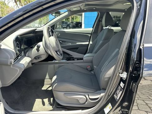 Used 2025 Hyundai Elantra SEL FWD image 30