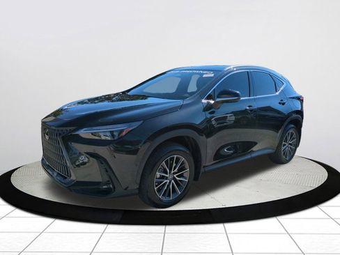 Used 2025 Lexus NX 300h AWD w/ Luxury Package image 8