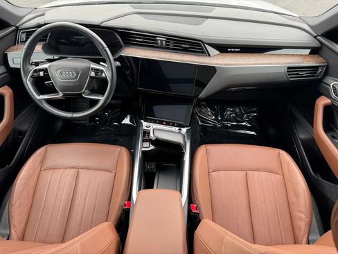 Used 2021 Audi e-tron Premium Plus w/ Premium Plus Package AWD/4WD image 24