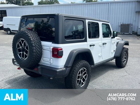 Used 2025 Jeep Wrangler Unlimited Rubicon AWD/4WD image 5