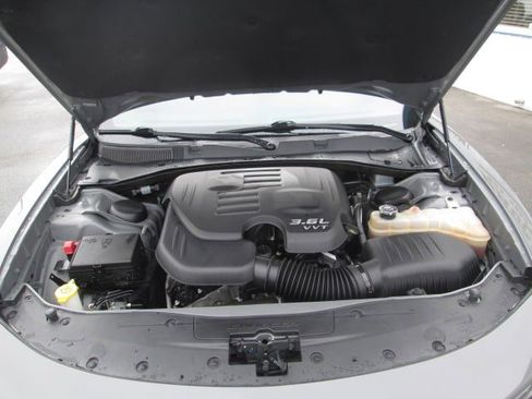 Used 2019 Dodge Charger SXT w/ Plus Group image 10