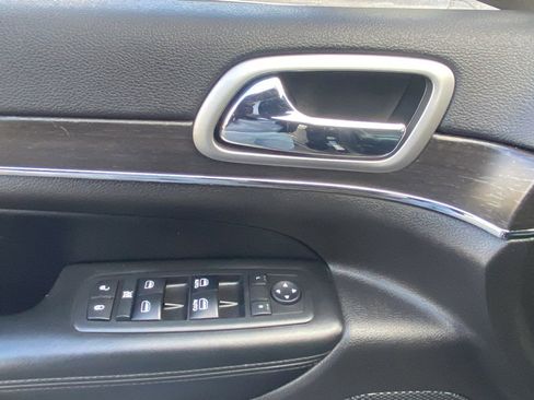 Certified 2018 Jeep Grand Cherokee Limited image 7
