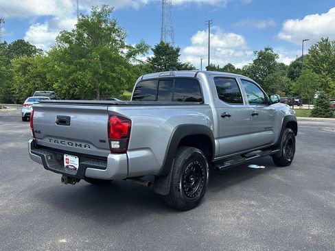 Used 2020 Toyota Tacoma SR AWD/4WD image 11