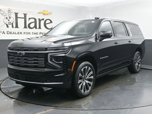 New 2026 Chevrolet Suburban High Country AWD/4WD image 13