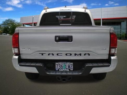 Used 2022 Toyota Tacoma SR AWD/4WD image 22