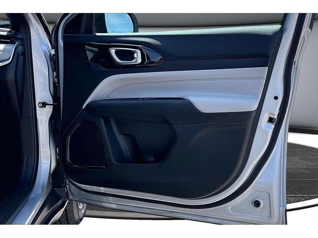 Certified 2026 Jeep Compass Limited AWD/4WD image 23