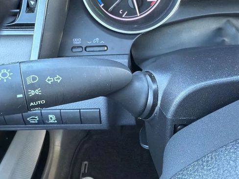 Used 2019 Toyota Camry XLE image 14