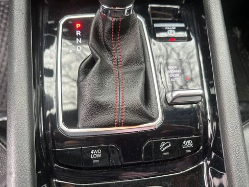 Used 2024 Jeep Compass Trailhawk image 11