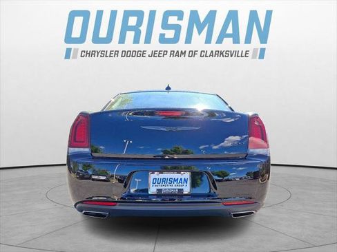 Certified 2023 Chrysler 300 Touring w/ Sport Appearance Package RWD image 5