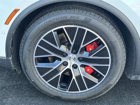 New 2025 Porsche Macan 4S Electric image 11