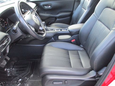 Certified 2024 Honda HR-V EX-L image 12