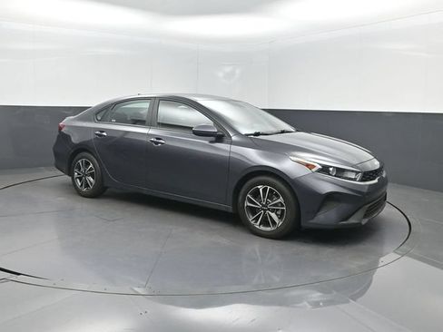 Used 2024 Kia Forte LXS FWD image 28