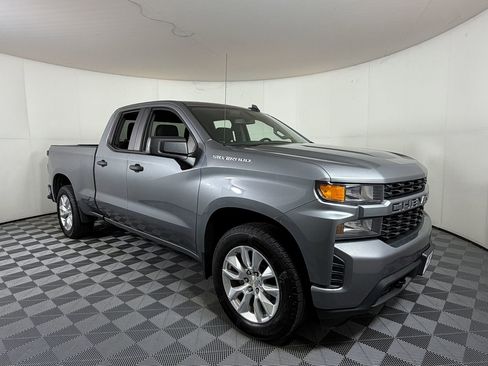 Used 2020 Chevrolet Silverado 1500 Custom w/ Custom Value Package RWD image 1