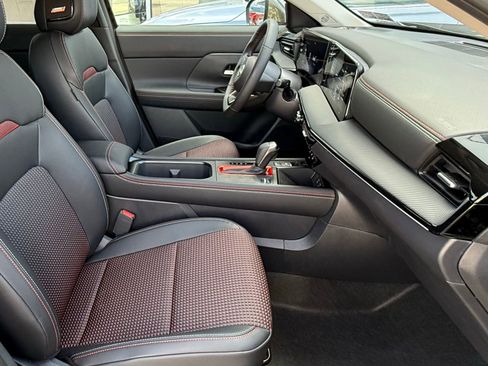 New 2026 Nissan Kicks SR image 16