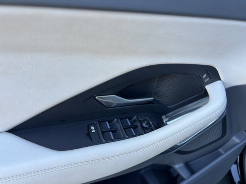 Used 2020 Jaguar E-PACE image 14