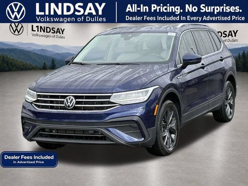 Used 2024 Volkswagen Tiguan SE w/ Panoramic Sunroof Package FWD image 4