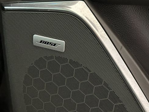 Used 2018 Cadillac Escalade Premium Luxury image 22