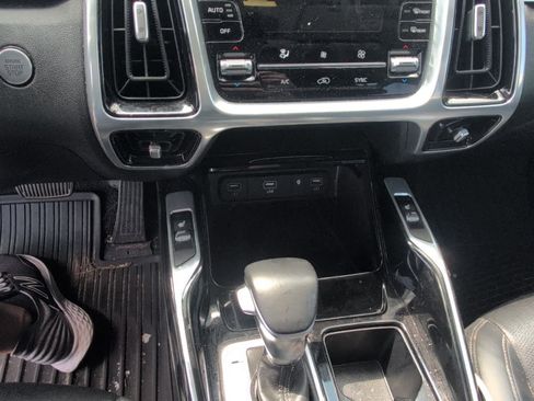 Used 2023 Kia Sorento SX FWD image 10