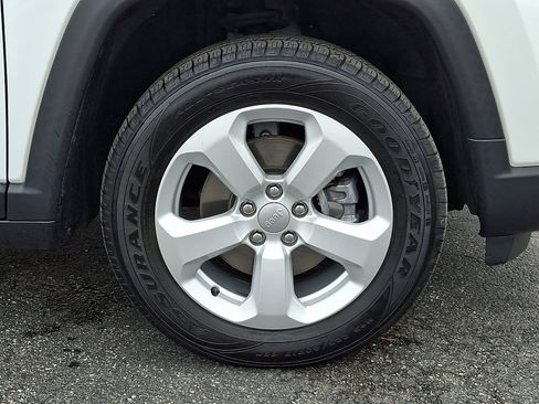 Used 2022 Jeep Compass Latitude w/ Sun and Sound Group image 10