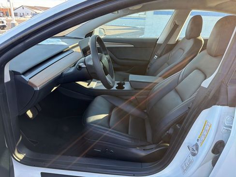 Used 2023 Tesla Model 3 Standard Range image 17