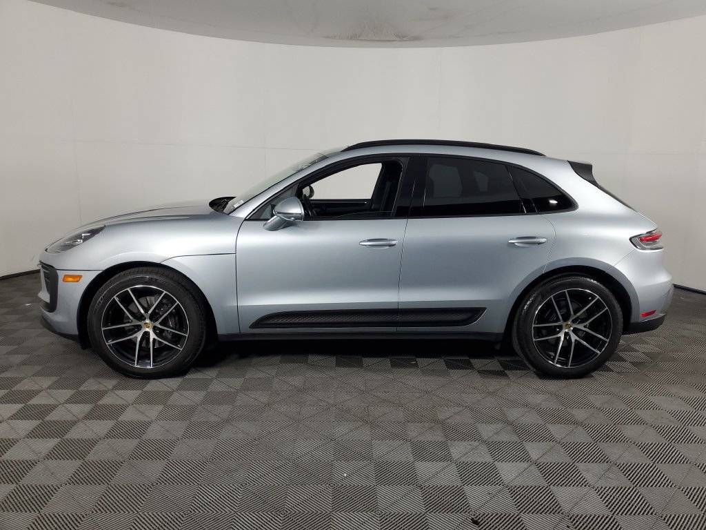 Used 2024 Porsche Macan w/ Premium Plus Package AWD/4WD image 7