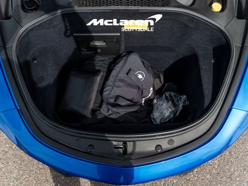 Used 2023 McLaren Artura image 13