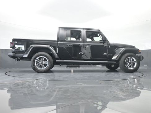 Used 2024 Jeep Gladiator Sport w/ Premium Package image 63