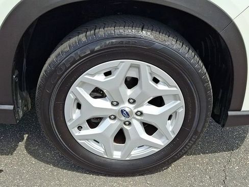 Used 2023 Subaru Forester AWD/4WD image 9