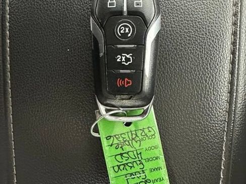 Used 2016 Ford Fusion Titanium FWD image 33