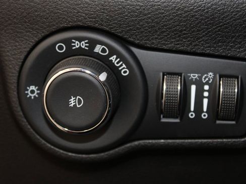 Used 2025 Jeep Compass Trailhawk AWD/4WD image 47
