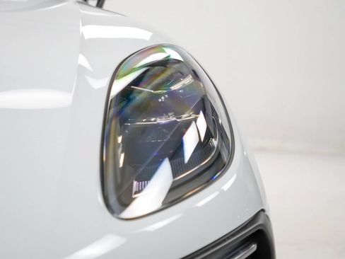 Certified 2026 Porsche Macan S AWD/4WD image 8