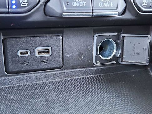 Used 2021 Chevrolet Tahoe Premier image 31